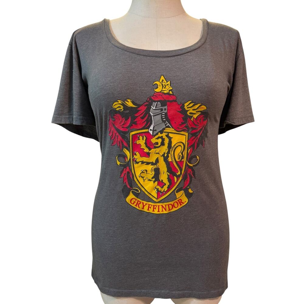 Torrid 5 (5X 28) Harry Potter Gryffindor Crest Graphic Scoop Neck T Shirt Tee